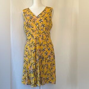 Banana Republic Women's Yellow Floral Dress Size 6 V-Neck Sleeveless Pleated